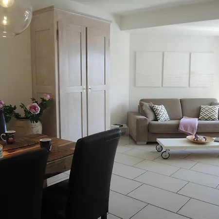 Apartment Fiore Rosa By Fewotessin *